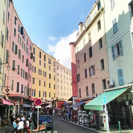 Apartmán Le Du Cardinal Central/ Wifi/ A Pieds!